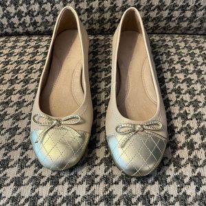 AEROSOLES Tan With Gold Toe Ballet Flats Size 7